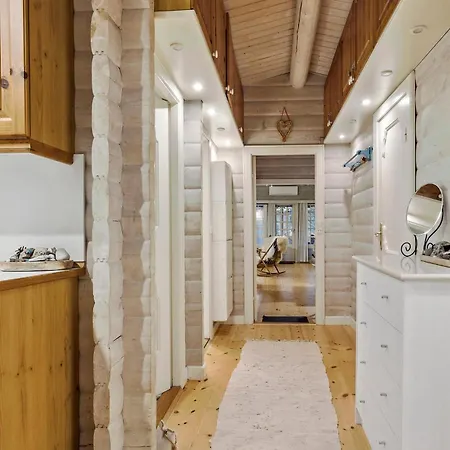 Stunning In Hyllinge With Wifi Holiday home *