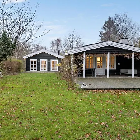 Holiday home Stunning In Hyllinge With Wifi *